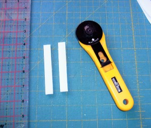 2 strips of Velcro 2 strips of Velcro