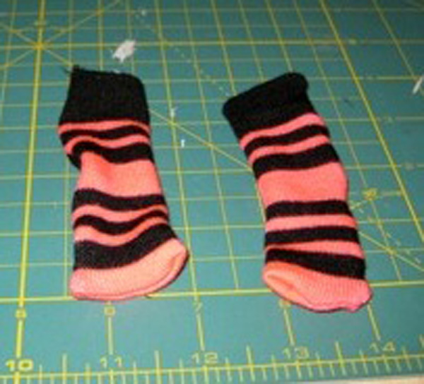 A Simple Way to Make a Pair of Doll Socks for Your Doll from a Ladies